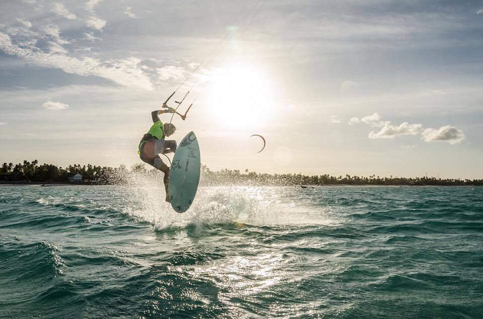 kitesurfing